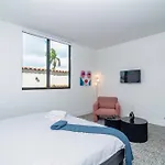 Beautiful 1Br In Little Havana Close With King Bed Near Brickell & Marlins Park