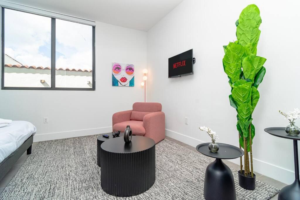 Beautiful 1br In Little Havana Close With King Bed Near Brickell & Marlins Park Apartamento
